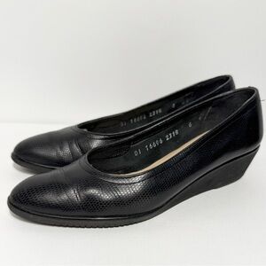 Salvatore Ferragamo 6 women’s shoes black wedge pumps leather